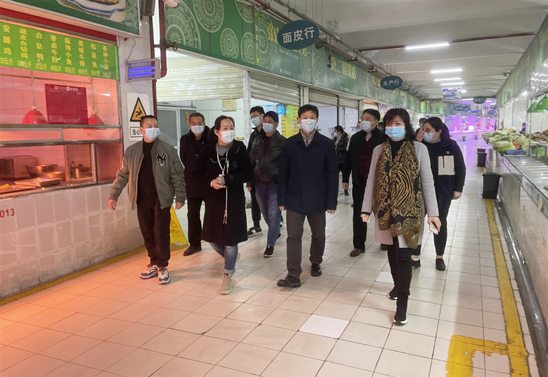 /QJ_240386677267.jpg 考察現(xiàn)場(chǎng)(拍攝:韋湘紅) (2).jpg