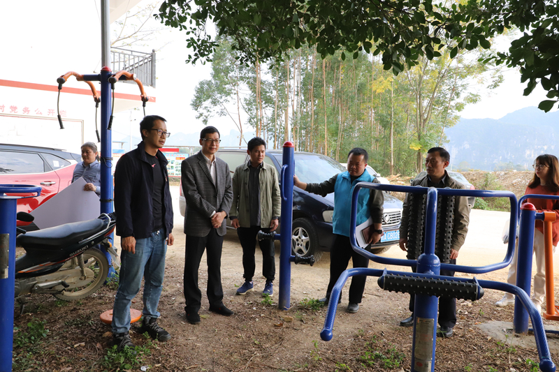 /QJ_954085560035.jpg 調(diào)研村委黨群文化長廊建設(shè)(拍攝:柒紅).JPG