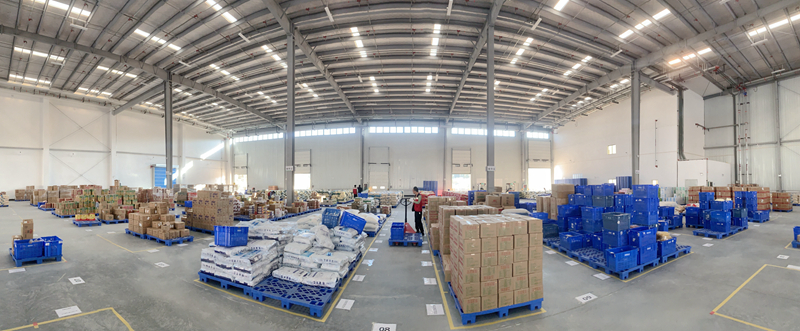 /QJ_944246858609.jpg 綜保區(qū)干雜倉內(nèi)景 劉鴻池.jpg