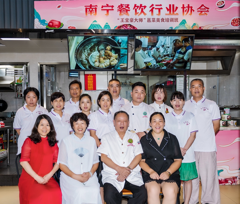 /QJ_751963614862.jpg 培訓合影(拍攝:吳宇).jpg