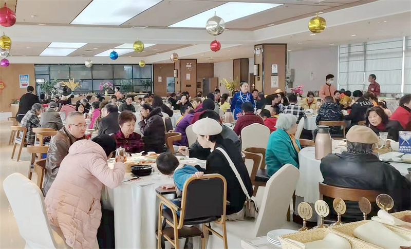 /QJ_819977323136.jpg 銀河大酒店早茶火爆盛況(李秋田).jpg