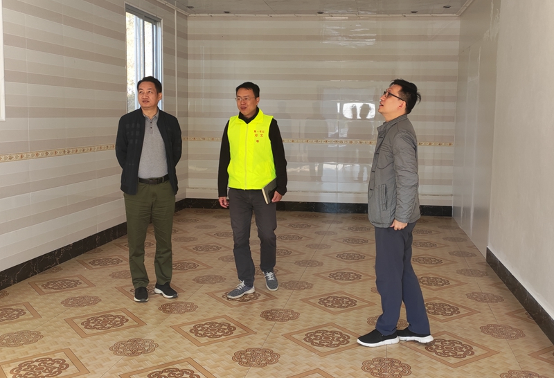 /QJ_944428575372.jpg 馬超毅在寨鹿村開展鄉(xiāng)村振興調(diào)研.JPG