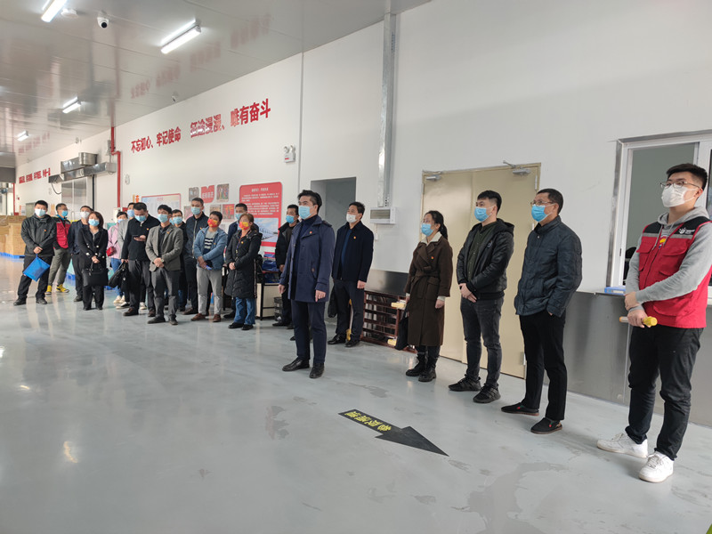 /QJ_273056790516.jpg 現(xiàn)場(chǎng)觀看車輛監(jiān)管系統(tǒng)及食材檢測(cè)溯源(饒潔時(shí)).jpg