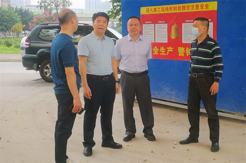 /QJ_234636547359.jpg 新陽造紙廠商業(yè)樓裝修施工調(diào)研現(xiàn)場(拍攝:何貞艷).jpg