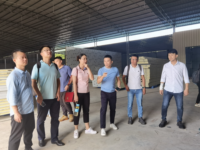 /QJ_916218772073.jpg 調(diào)研橫州分公司配送基地建設(shè)情況.jpg