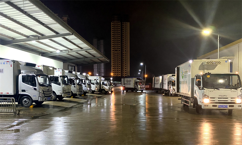 /QJ_619097141043.jpg 新學期配送首日發(fā)車(梁紹恩).jpg