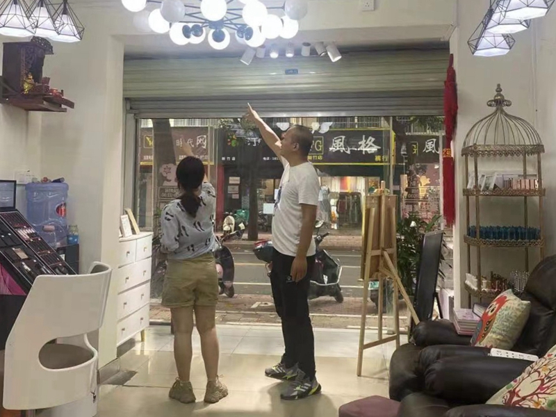 /QJ_864110326791.jpg 資產(chǎn)專管員幫助租戶解決公共設(shè)施維修問(wèn)題.jpg