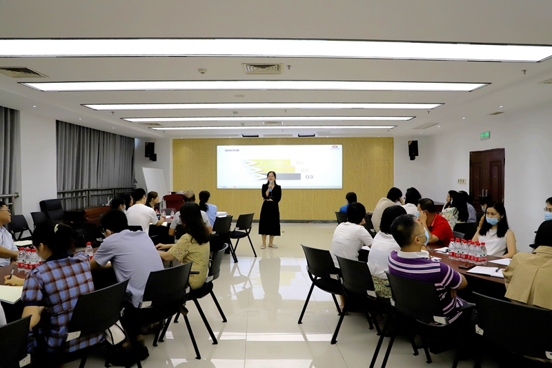 /QJ_031397546287.jpg 授課現(xiàn)場2(拍攝:柒紅).JPG