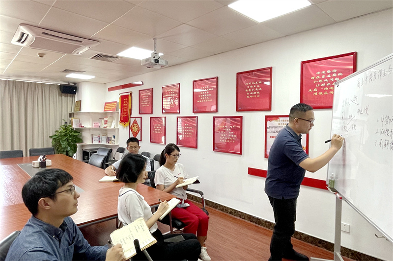 /QJ_240792614122.jpg 開展“融達小課堂”業(yè)務培訓.jpg