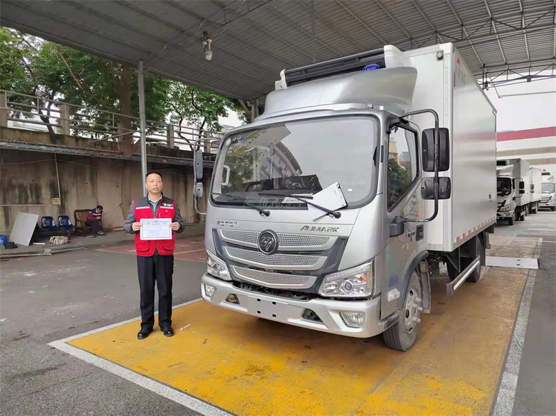 /QJ_439584763148.jpg 威耀供應(yīng)鏈新采購冷鏈車上牌(顏耀杰).jpg