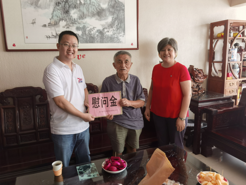 /QJ_127896746374.png 張志宏慰問(wèn)離休老干部陸義洲.png