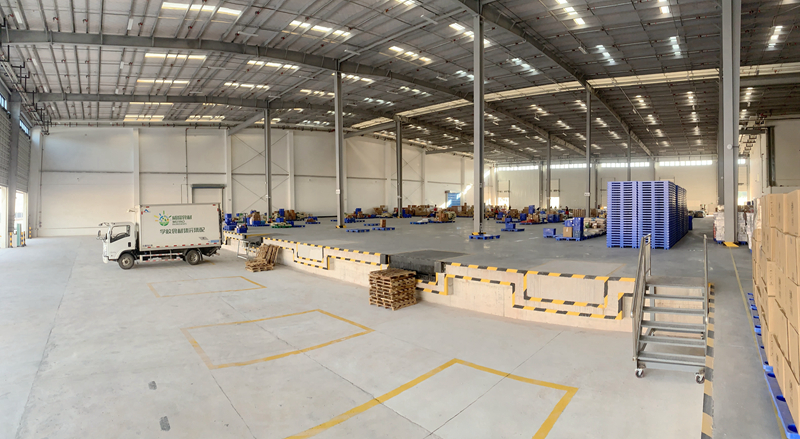 /QJ_944246151184.jpg 綜保區(qū)干雜倉雙月臺 劉鴻池.jpg