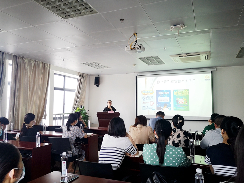 /QJ_928154980376.jpg 授課現(xiàn)場2.jpg